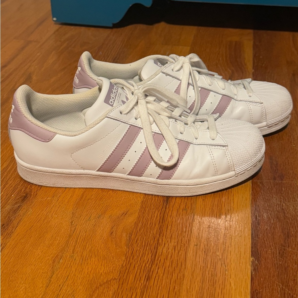 Adidas Superstar sneaker | white with pink accents in size 10